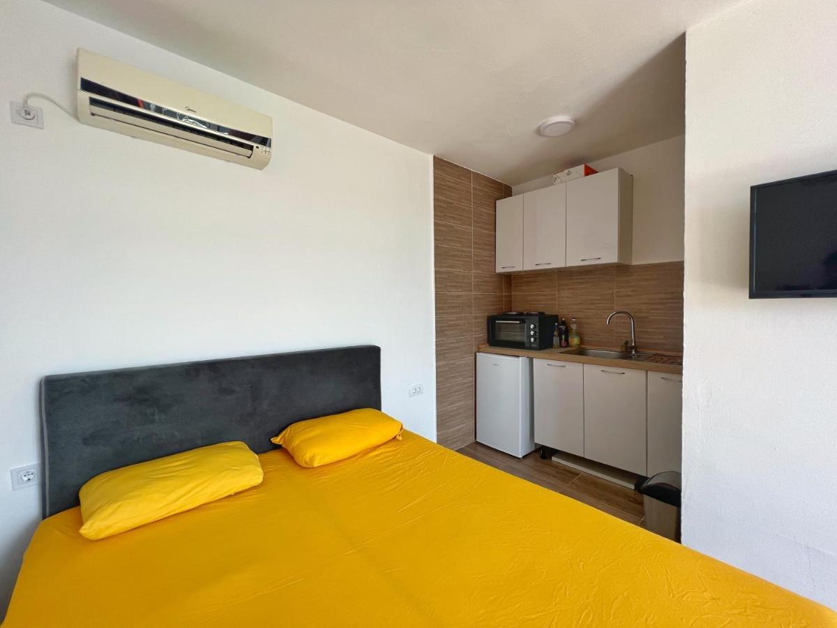 Jg Studio Apartment Vranjina Kültér fotó